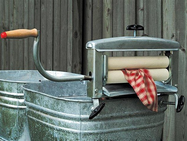 Mechanical Clothes Wringer