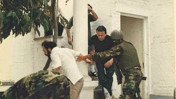 Concluye el secuestro con la liberación de los retenidos y la muerte de un rehén, dos militares y los 14 miembros del MRTA.