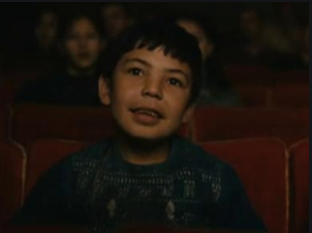 Hassan is born to Ali and Sanaubar.