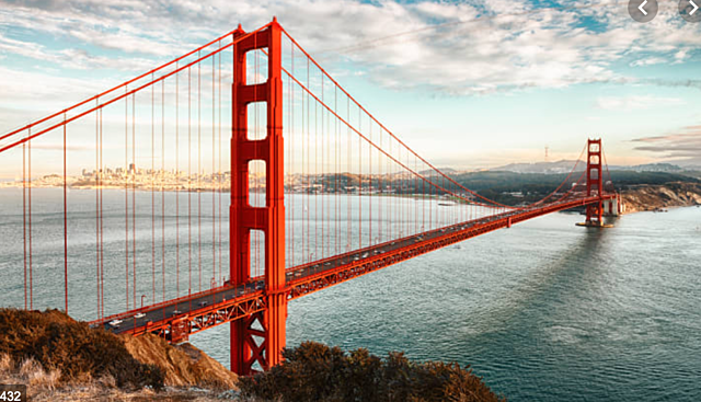 Amir and Baba leave war-torn Afghanistan, escaping to Pakistan and then to America.