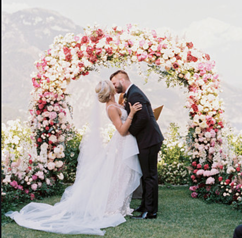 Amir meets, courts, and later marries Soraya Taheri.