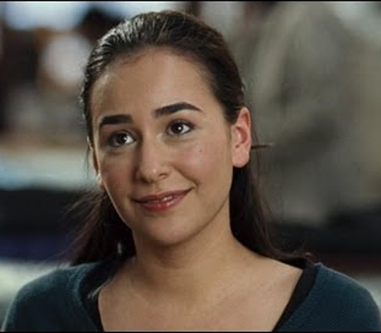 Amir meets Soraya at a swap meet