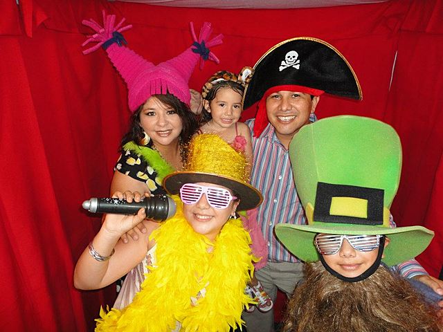 Fiesta de disfraces con familia