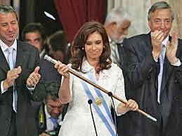 Asume la presidencia Cristina Fernández de Kirchner
