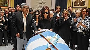 Muere el ex-presidente y esposo de Cristina Fernández de Kirchner