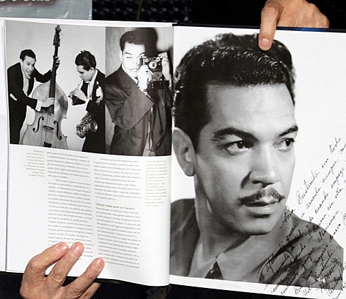 UNIVERSAL POPULAR CULTURE FIGURE.