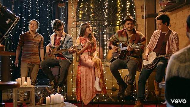 "Consejo de amor" and "Quiero volver"