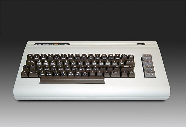 El comodoro presenta el VIC-20