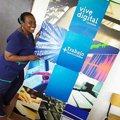 Timeline: Línea de tiempo sobre la evolución del concepto de RED.