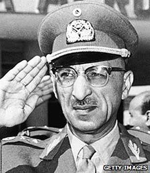 Mohammed Daud seizes power in a coup and declares a republic.