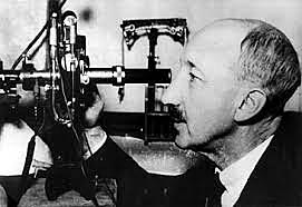 George Von Hevesty y Dirk Coster