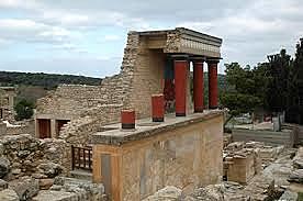 Primeros palacios cretenses