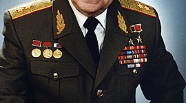 Timeline: Биография Михаила Тимофеевича Калашникова