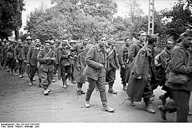 British and French troops evacuate Dunkerque..
