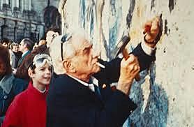 Leonrd Bernstein conduce la Nona di Beethoven con un'orchestra composta da tutti i berlinesi