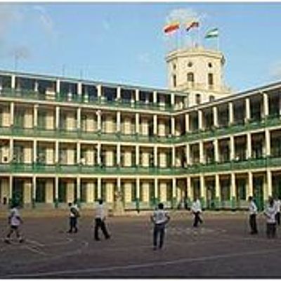 Timeline: HISTRORIA INSTITUTO DE  LA SALLE