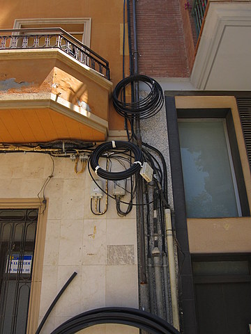 Fibra óptica y ADSL.