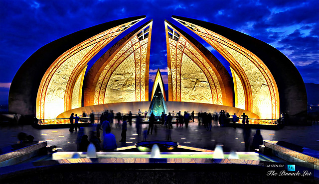 Masoud, Arif. Pakistan Monument. 23 March 2007, Islamabad, Pakistan.