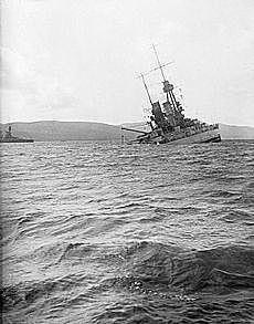 ALEMANYA UTILITZA LA GUERRA DE SUBMARINS SENSE RESTRICCIONS