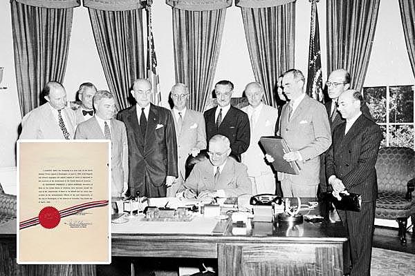 Firma del Tratado del Atlántico Norte (OTAN)