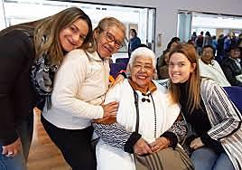 Por la mujer y la vejez en Bogota