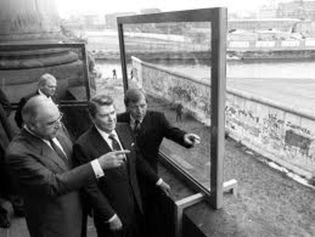 Ronald Reagan visists Berlin