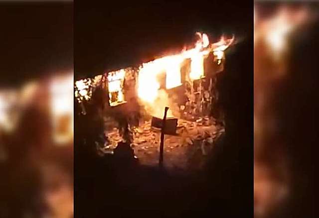 Masistas queman estación policial en Cochabamba