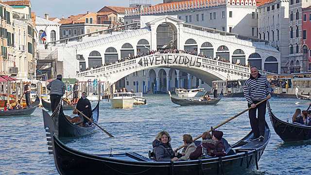 VENECIANOS