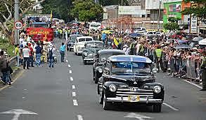 Desfile del Autos Clásicos y Antiguos