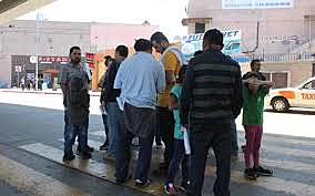 50.6% de los mexicanos retornados reportaba  faltas administrativas o criminales, en tanto que este  porcentaje bajó a 41.7