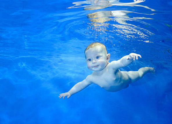 Començo a nedar sense manegots