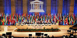 2013 2013 - Colombia se unió a la Convención sobre la Protección de la Diversidad de las Expresiones culturales de la Unesco