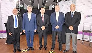 EL DERECHO DE ACCESO A LA INFORMACIÓN Y A LA TRANSPARENCIA