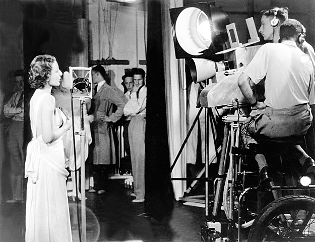 "В ночном городе"