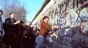 CAIDA DEL MURO DE BERLIN