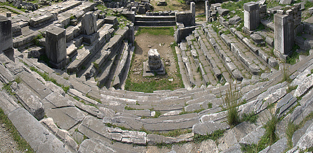 Arte Griego. Bouleuterion en Priene. Periodo Helenístico