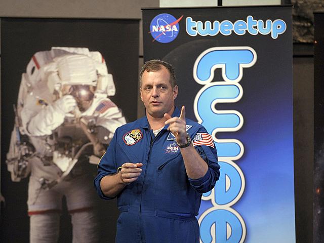 Twitter en el espacio