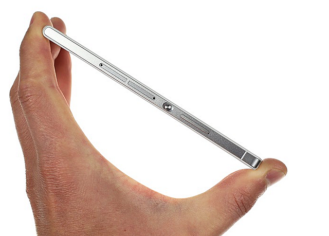 Aparició del primer mòbil lleuger