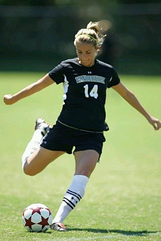 APR 13, 1892 Empezó El Fútbol Femenino