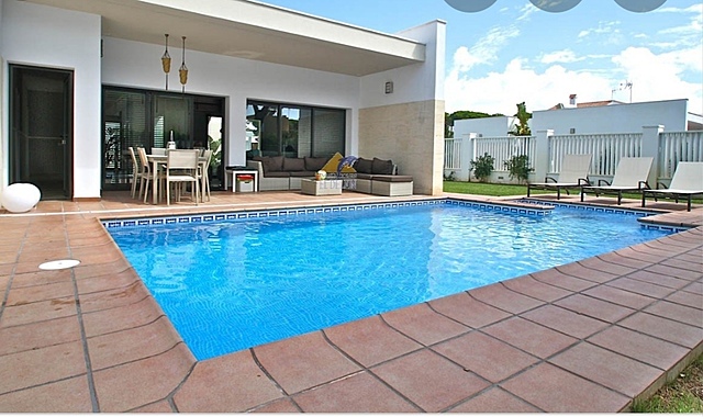 CONSTRUÏM LA PISCINA A CASA