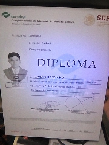 obtuve una diploma