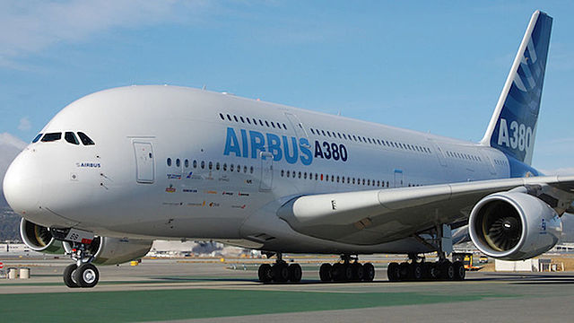 PRIMER VUELO DEL AVIÓN AIRBUS 360