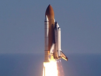 US space shuttle Columbia crashes