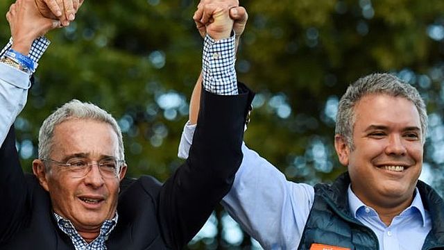 Un año de Iván Duque en el poder: "Subpresidente", la pesada carga del presidente de Colombia por ser el elegido de Álvaro Uribe