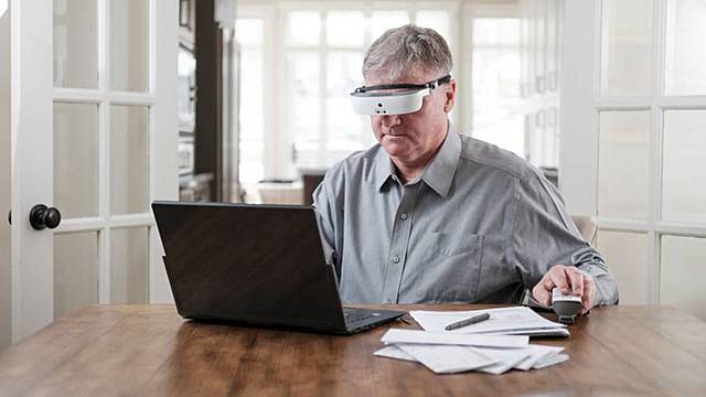 Gafas que ayudan ha los ciegos ha ver un poco.