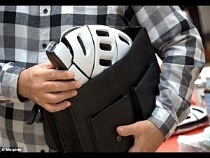 El casco plegable y portátil