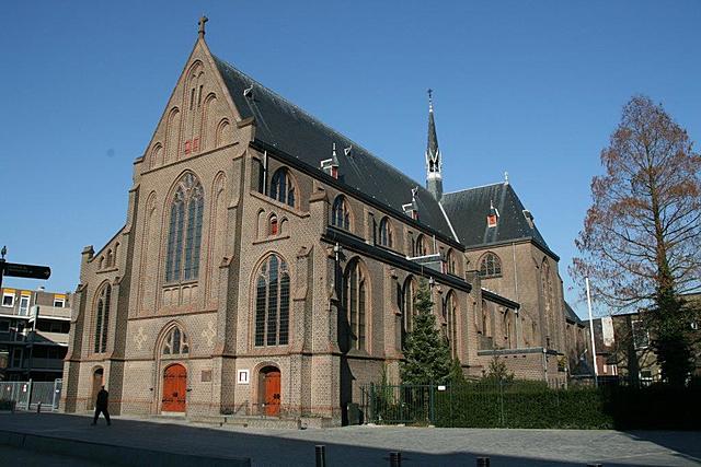 kritiek op katholieke kerk.