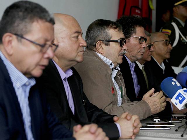 Los exlíderes de las FARC admiten “responsabilidad ética y política” ante el tribunal de paz de Colombia