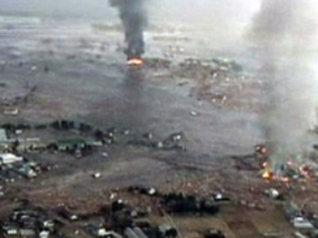 Hawaii gets hit by tsunami wave