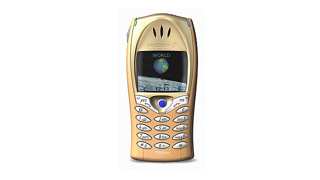 Primer mòvil amb bluetooth